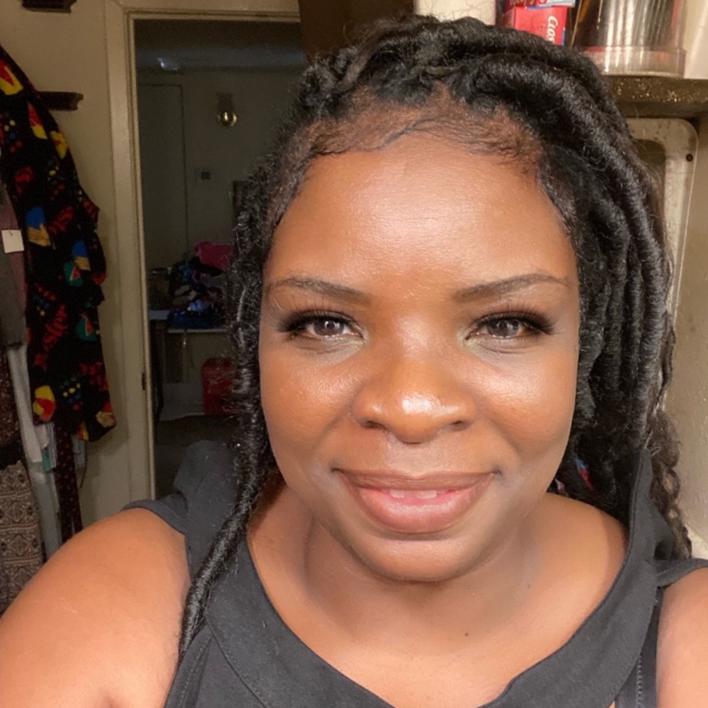 Meet your Posher, Latonya